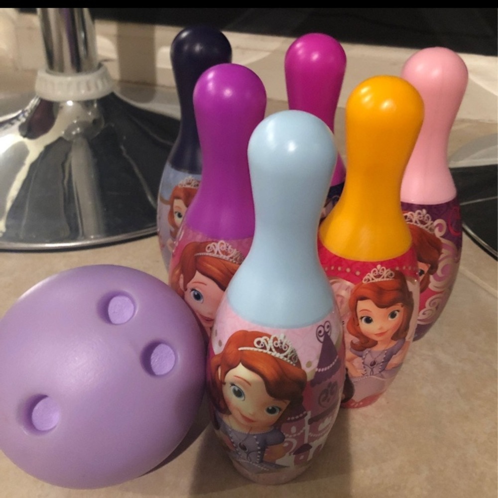 Sofia the first bowling kids set